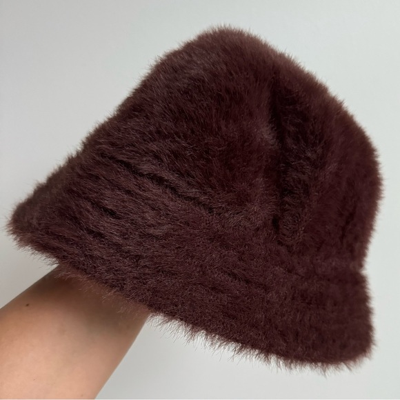 Urban Outfitters Eyelash Knit Bucket Hat - Picture 2 of 4